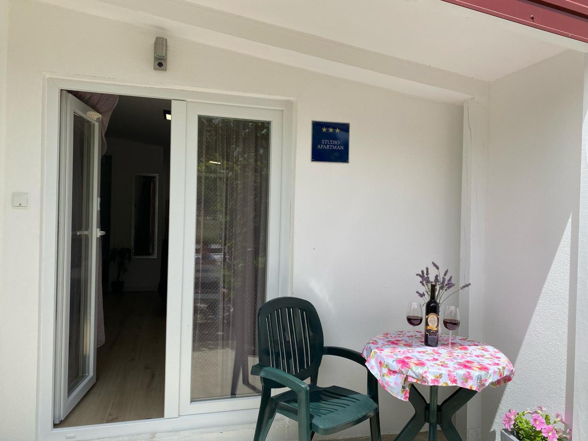 Studio Apartment Adrijana Zagreb Exterior foto